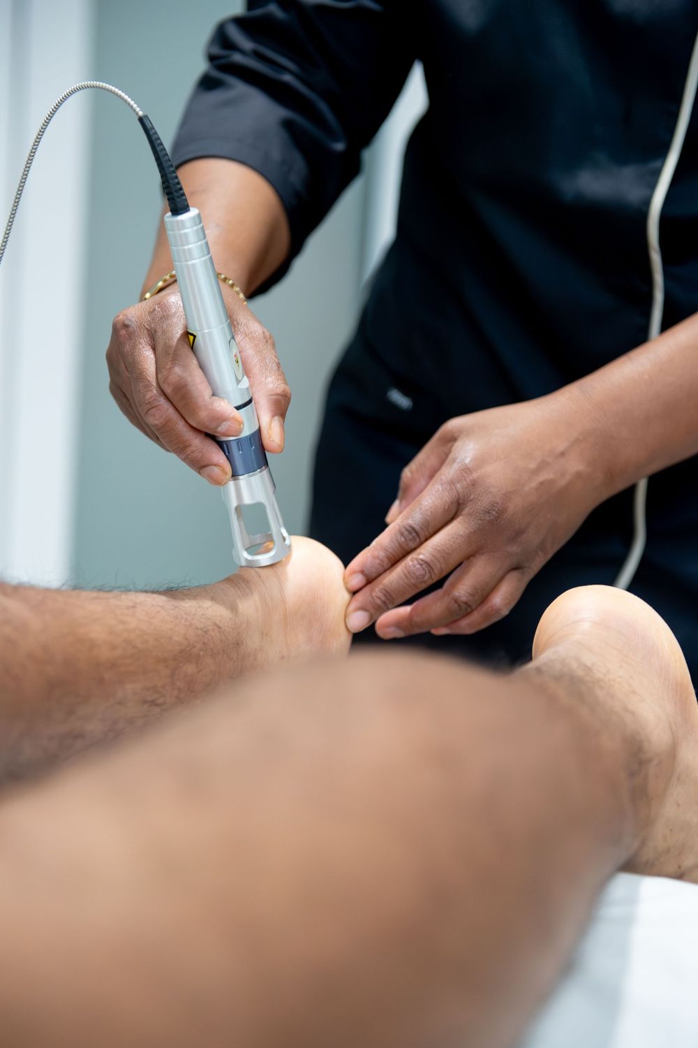 Traitement d'une pathologie du talon au cabinet de podologie